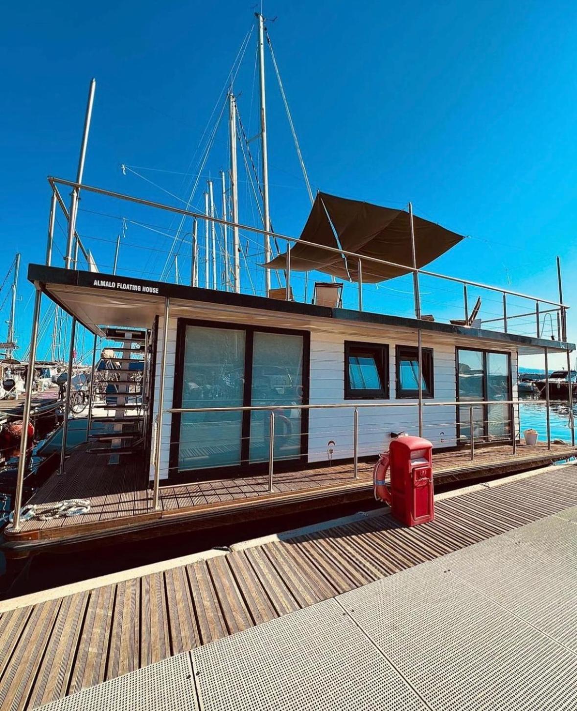 Bateau-hôtel Almalo Floating House - Casa Galleggiante